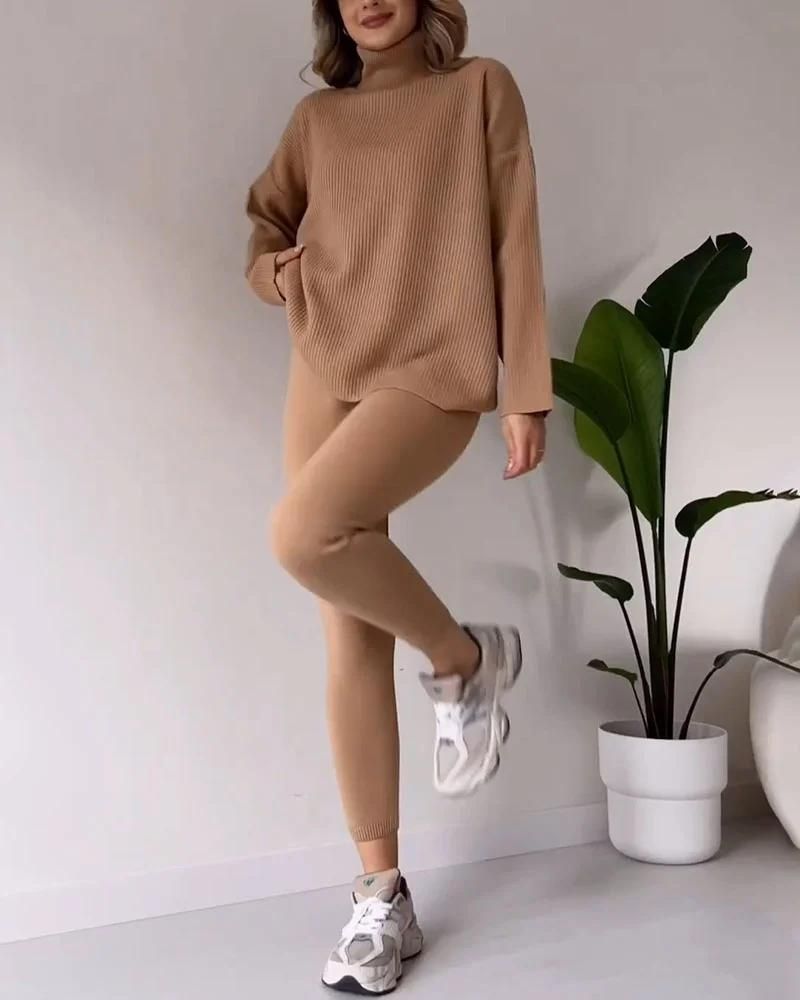 LANEA - Chic turtleneck top and slim trousers two-piece set