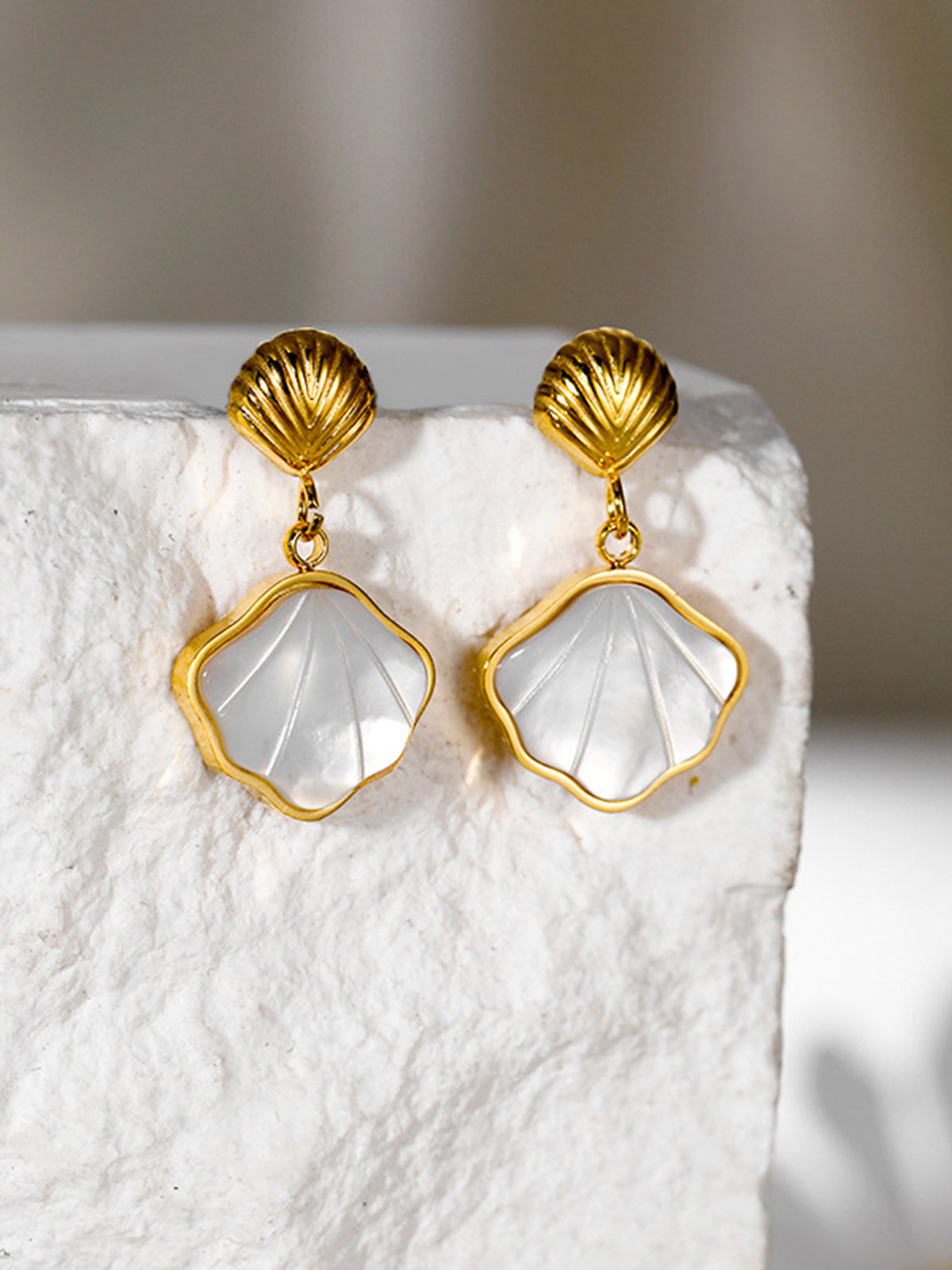 Pearl Seashell Golden Earrings