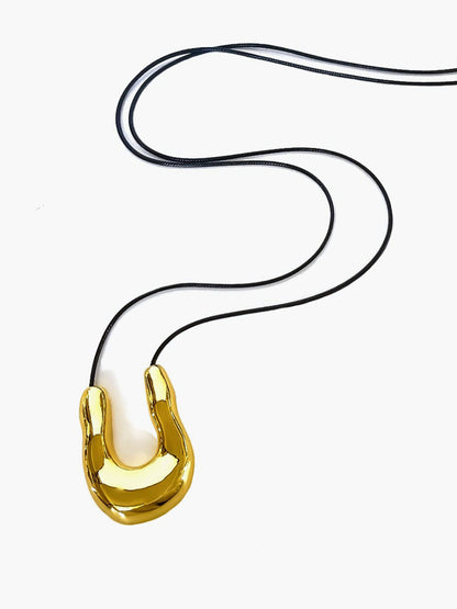 U-Shape Horseshoe Rope Necklace