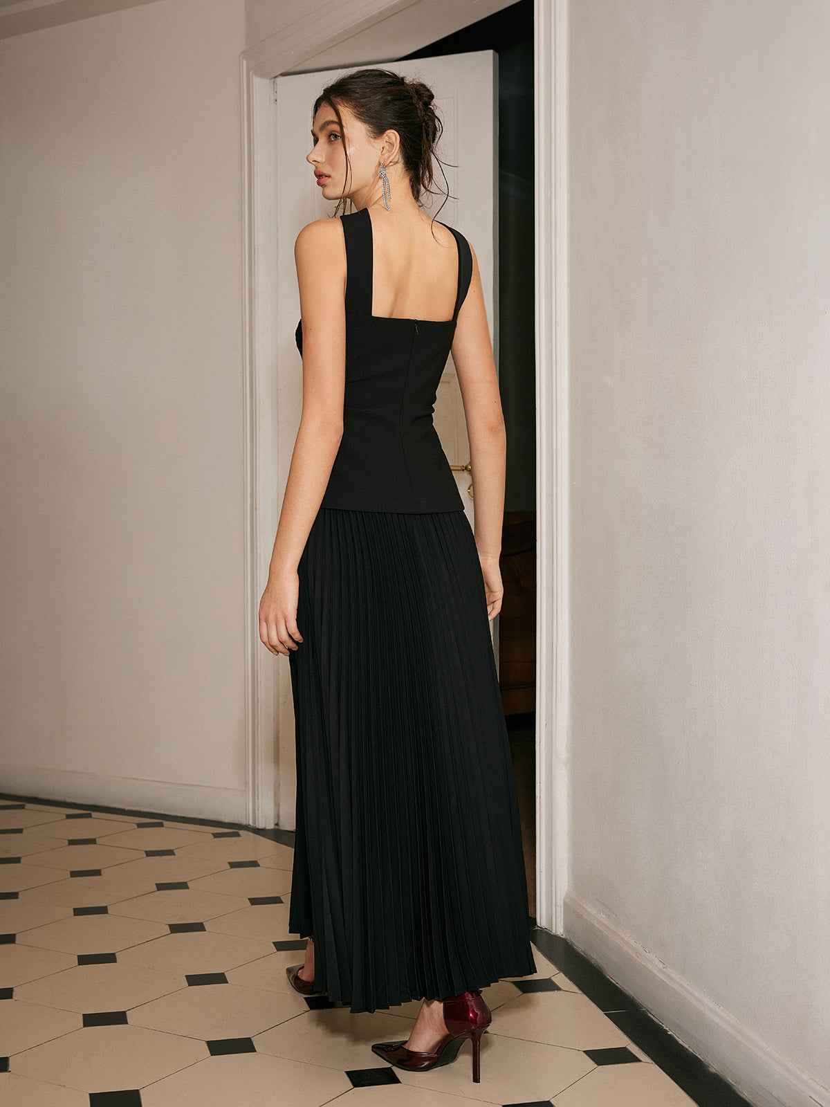 Choker Design Pleated Panel Dress