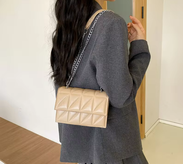 Daphne Chain Bag